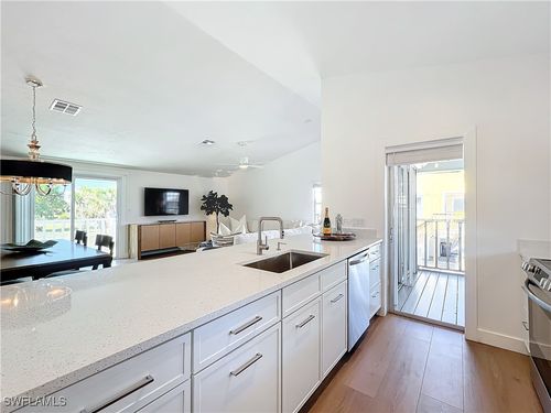 27569 Hickory View Dr, BONITA SPRINGS, FL, 34134-8404 | Card Image