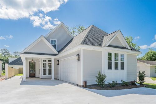 340 S 9th St, Ponchatoula, LA, 70454-3706 | Card Image