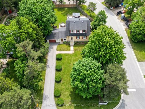 35 John St, Thornhill, ON, L3T1Y1 | Card Image