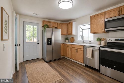500 Robbins St, CAMBRIDGE, MD, 21613-2736 | Card Image