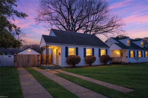 13 E Lamington Rd, Hampton, VA, 23669-2135 | Card Image