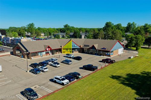 32618 7 Mile Rd, Livonia, MI, 48152-1356 | Card Image