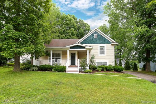 411 Springwell Ln, Howell, MI, 48843-7479 | Card Image