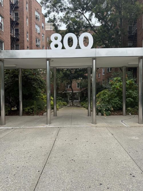 len-800 Grand Concourse, Bronx, NY, 10451-3003 | Card Image