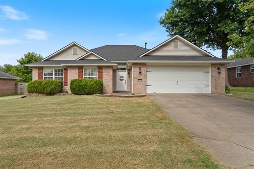 3033 N Rutile Dr, Fayetteville, AR, 72704-5628 | Card Image