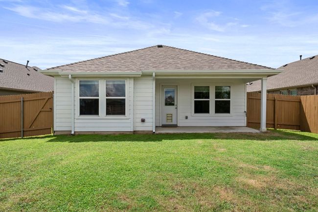 Covered patio. | Image 25