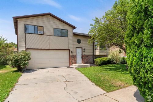 946 S 225 E, Layton, UT, 84041-4167 | Card Image