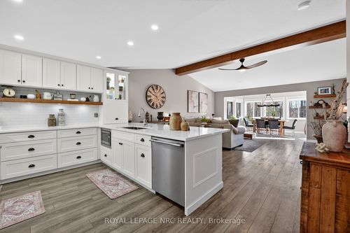 9-660 Albert St, Fort Erie, ON, L2A0A1 | Card Image