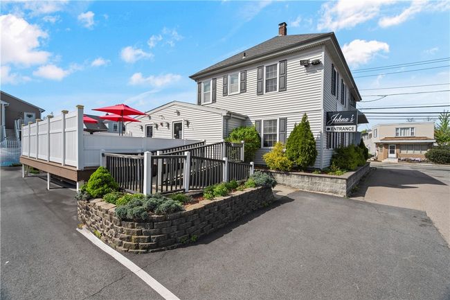 659 Killingly St, Home with 2 bedrooms, 3 bathrooms and 30 parking in Johnston RI | Image 4