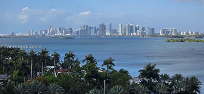 APT-1024 - 7900 Harbor Island Dr, Condo with 1 bedrooms, 2 bathrooms and null parking in North Bay Village FL | Image 5