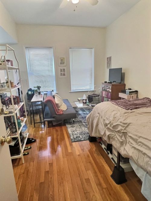 apt-12-1482 Beacon St, Brookline, MA, 02446-2626 | Card Image