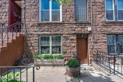 257 Quail St, Albany, NY, 12203-1218 | Card Image