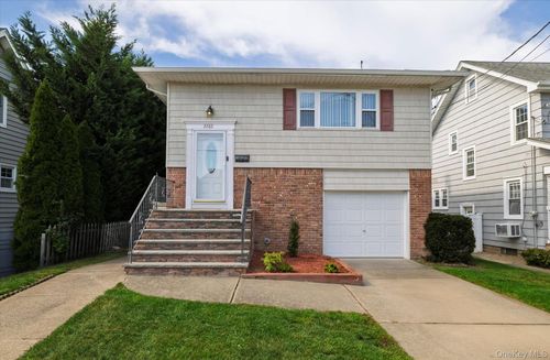2282 Saratoga St, Oceanside, NY, 11572-1414 | Card Image