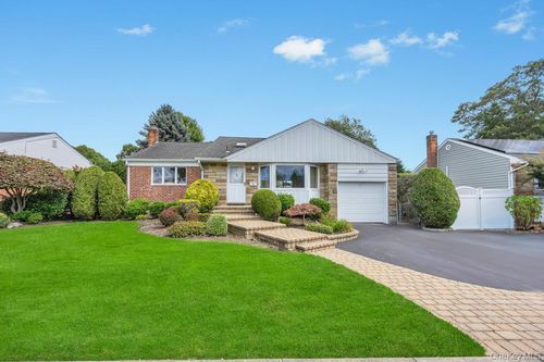 44 Kathleen Dr E, Syosset, NY, 11791 | Card Image