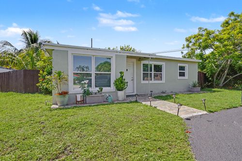 2480 Ne 13th Ter, Pompano Beach, FL, 33064-6918 | Card Image
