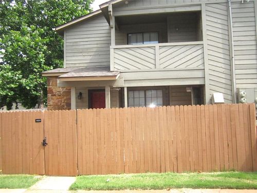 25d-14429 N Pennsylvania Ave, Oklahoma City, OK, 73134-6040 | Card Image