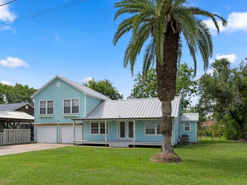 111 Duson Ave, Palacios, TX, 77465-5447 | Card Image