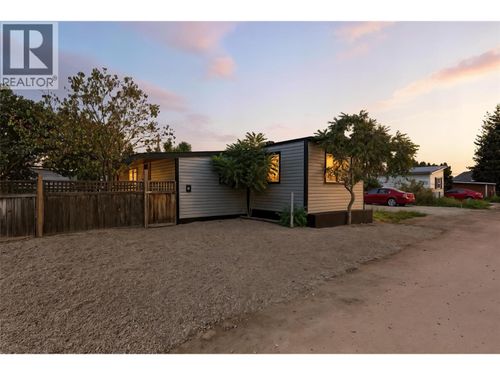 23-771 Athabasca St E, Kamloops, BC, V2H1C8 | Card Image