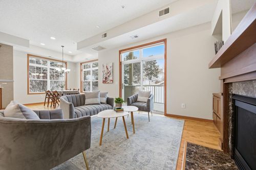 apt-104-1256 County Road D E, Maplewood, MN, 55109-6033 | Card Image