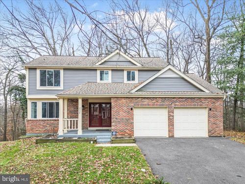 8228 Triple Crown Rd, Bowie, MD, 20715-4537 | Card Image