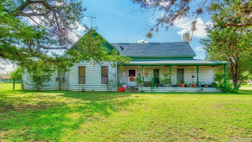 1510 C St, Floresville, TX, 78114-2308 | Card Image