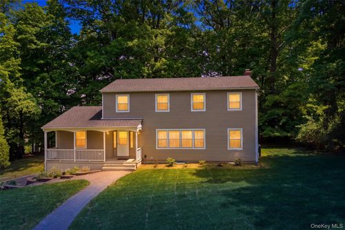 2 Mallard Dr, West Nyack, NY, 10994-1007 | Card Image