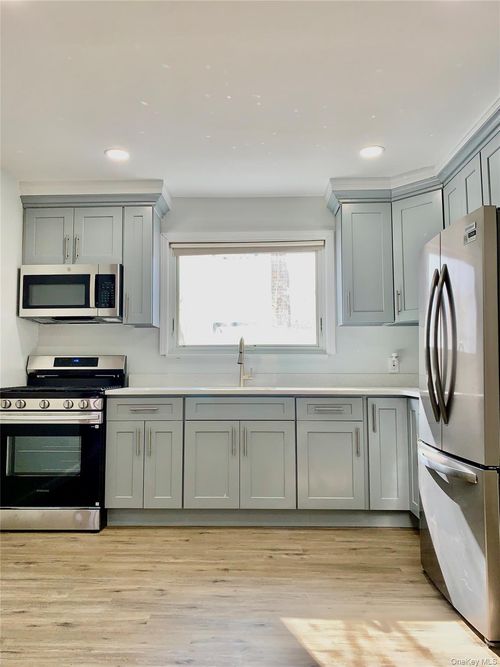 336 Scranton Ave, Lynbrook, NY, 11563-3275 | Card Image