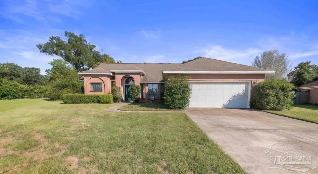 Hunters Creek Dr, Cantonment, FL 32533