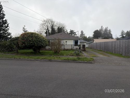 456 N Cammann St, Coos Bay, OR, 97420-3402 | Card Image