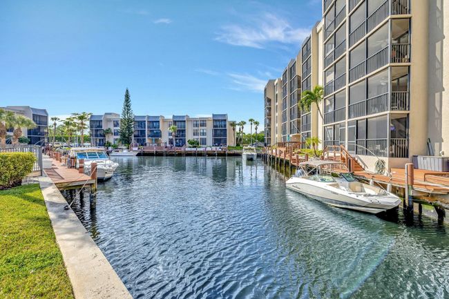 UNIT-402 - 15 Royal Palm Way, Condo with 2 bedrooms, 2 bathrooms and null parking in Boca Raton FL | Image 35