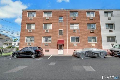 b5-4 Van Zant St, Norwalk, CT, 06855-1707 | Card Image