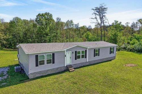 132 Treble Ln, Sparta, TN, 38583-3806 | Card Image