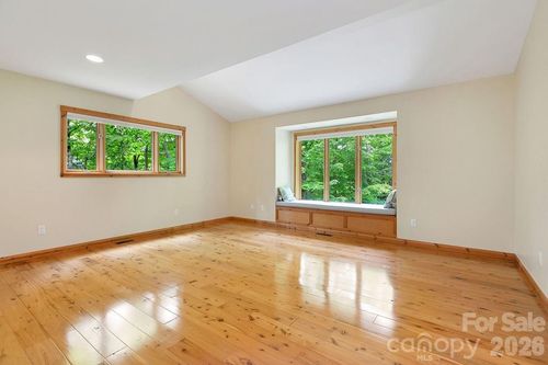 40 Walnut Ridge Cir, Brevard, NC, 28712-4220 | Card Image