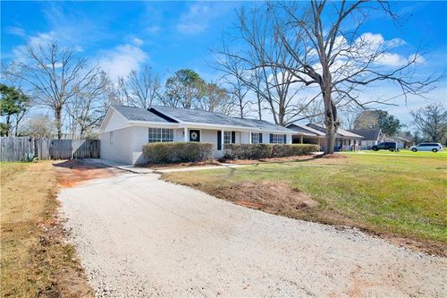 7611 Heaton Dr, Theodore, AL, 36582-2317 | Card Image