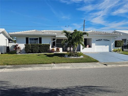 9705 Mainlands Blvd W, PINELLAS PARK, FL, 33782-3819 | Card Image