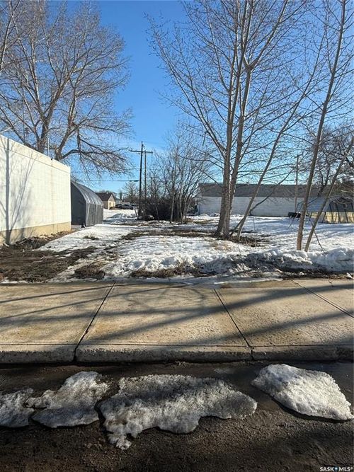 248 Centre St, Shaunavon, SK, S0N2M0 | Card Image