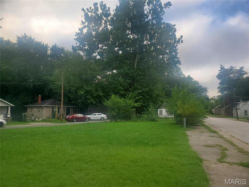1014 Caseyville Ave, Swansea, IL, 62226-4318 | Card Image