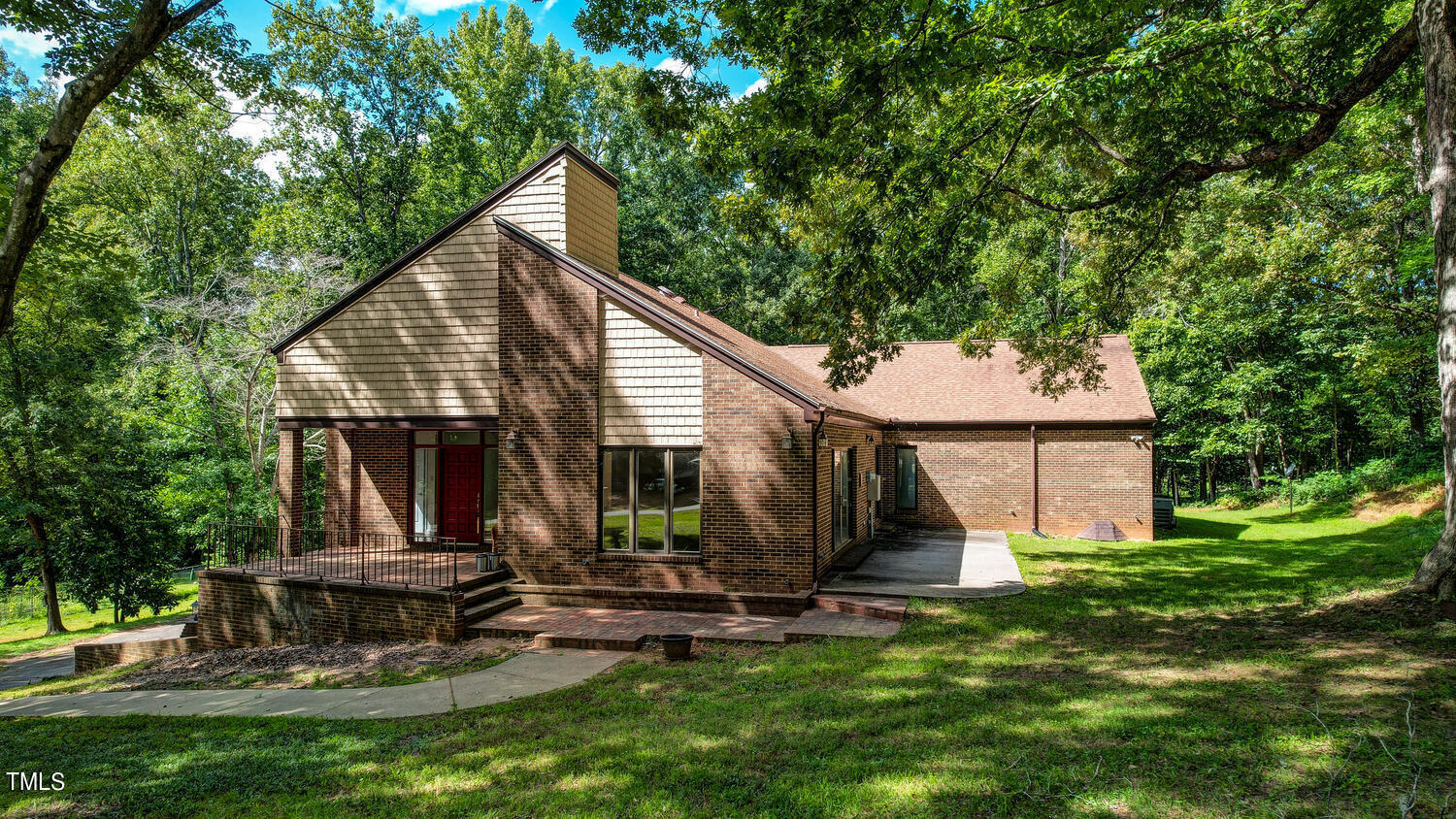 Briarwood Dr, Eden, NC 27288