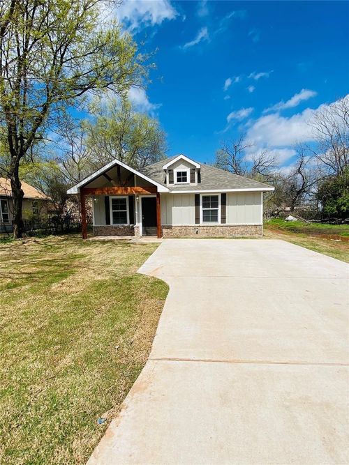 821 W Nelson St, Denison, TX, 75020-4449 | Card Image