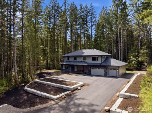 7993 Roundup Ln Nw, Silverdale, WA, 98383-9425 | Card Image