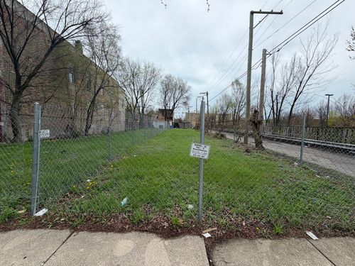 517 N Sawyer Ave, Chicago, IL, 60624-1526 | Card Image