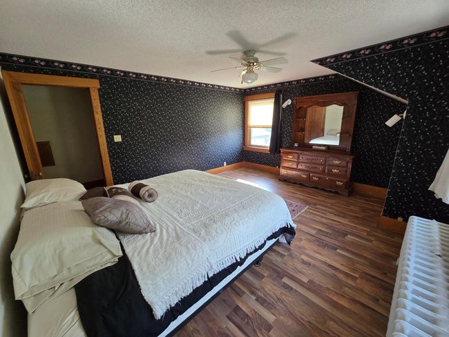 Upper level SW bedroom | Image 36