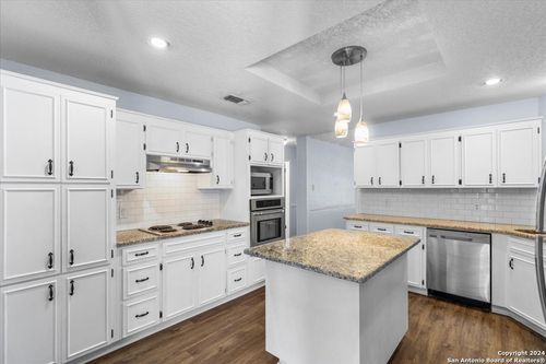 1540 Circle Oak Dr, Schertz, TX, 78154-3622 | Card Image