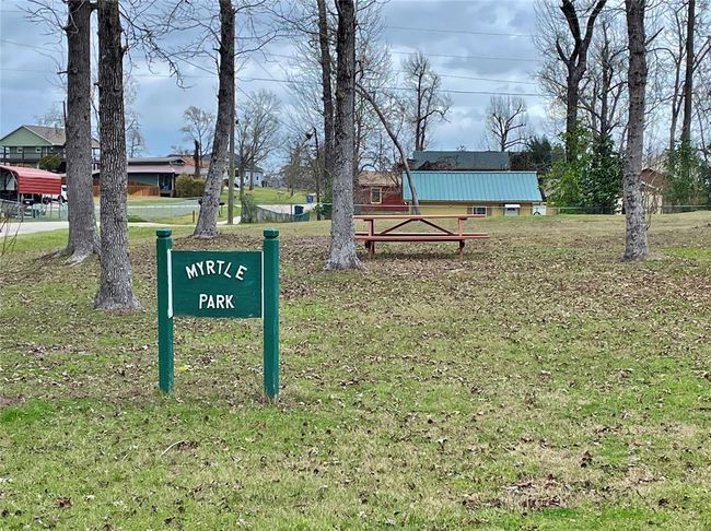 Neighborhood parks located near by. | Image 28
