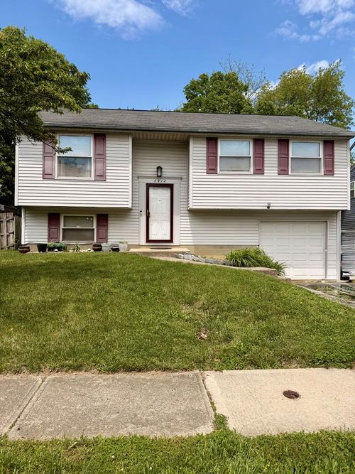 3912 Farm Brook Ln, Columbus, OH, 43204-1552 | Card Image