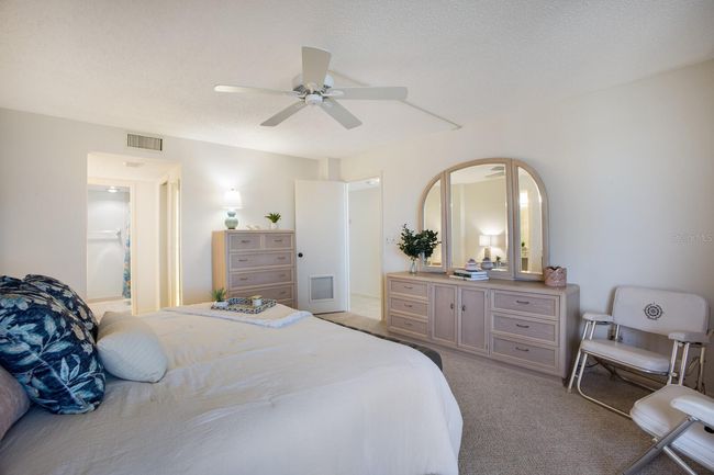 APT-602B - 8735 Midnight Pass Rd, Condo with 2 bedrooms, 2 bathrooms and null parking in SARASOTA FL | Image 25