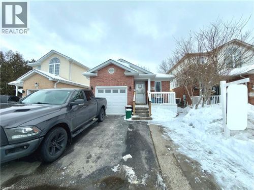 main-level-347 Keewatin Avenue, Kitchener, ON, N2B3W2 | Card Image