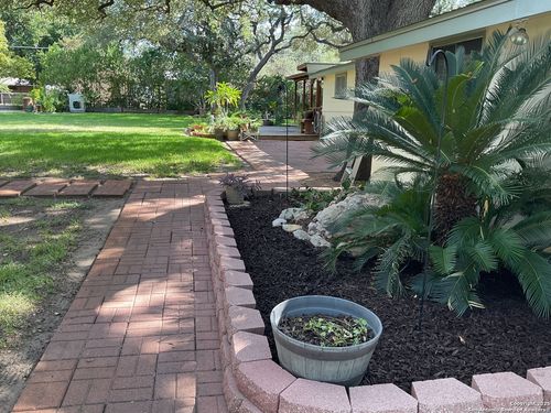 1408 Libold Dr, Devine, TX, 78016-1306 | Card Image