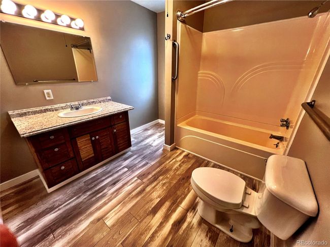 Bathroom | Image 15