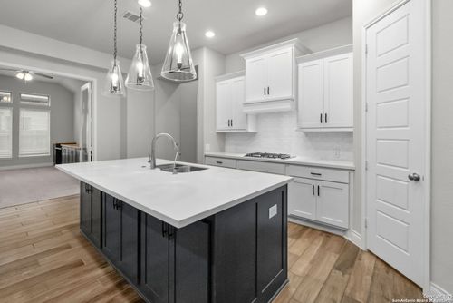 3136 Coral Way, Seguin, TX, 78155-2983 | Card Image